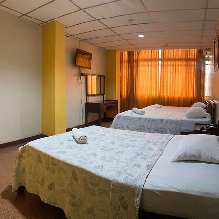 Hotel Andes Inn Гуаякуил Екстериор снимка