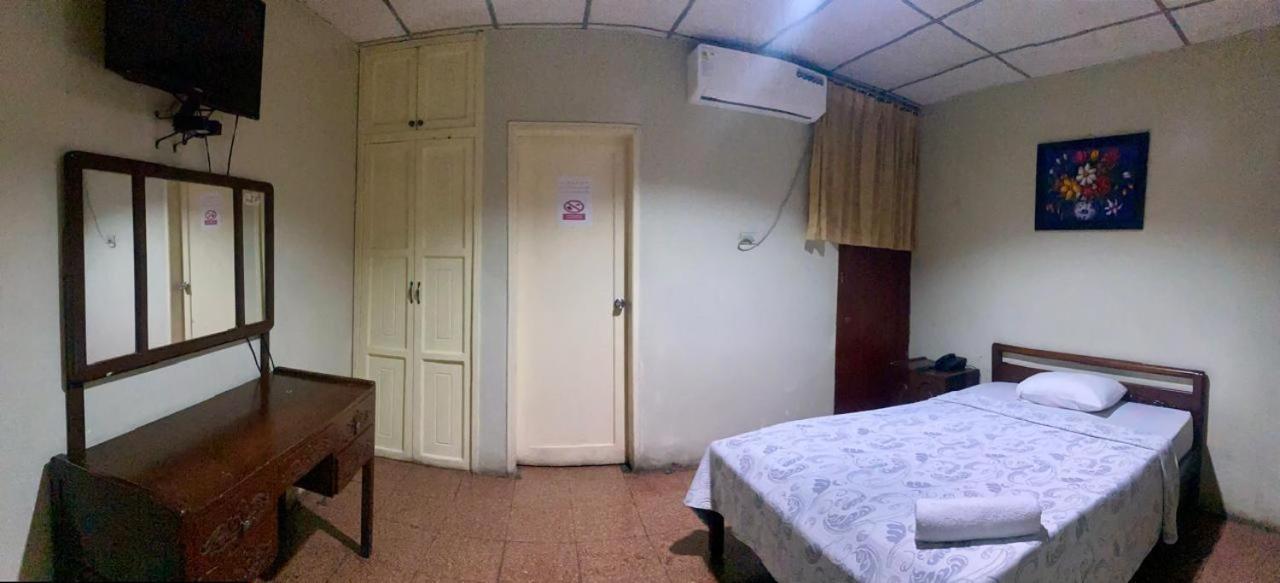 Hotel Andes Inn Гуаякуил Екстериор снимка